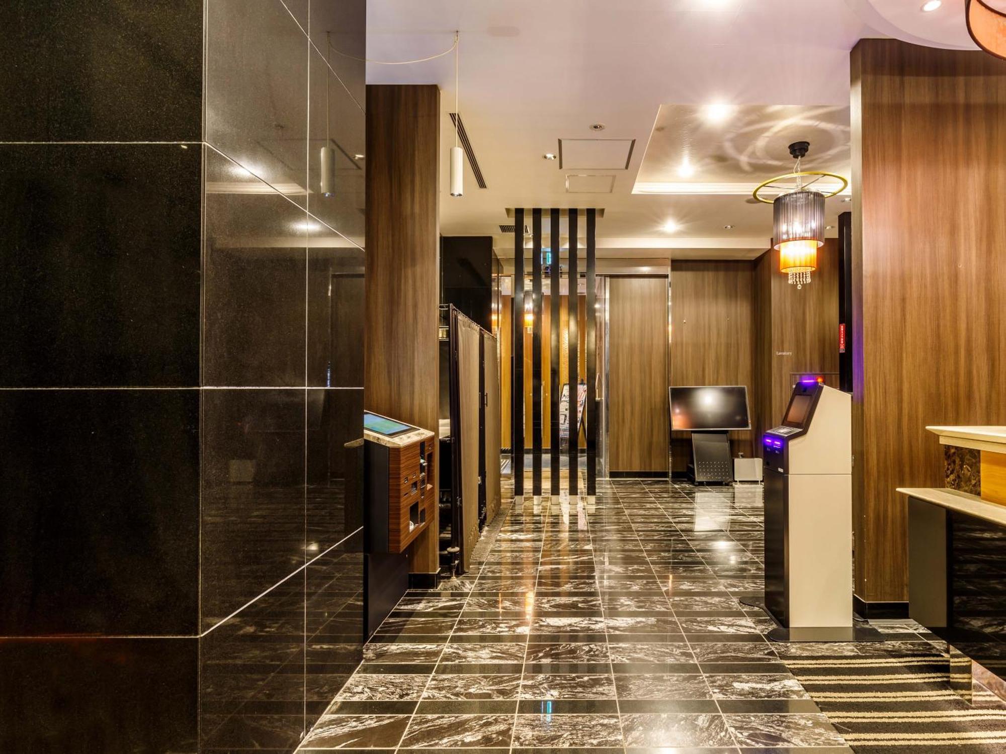 Apa Hotel Shibuya Dogenzakaue Tokyo Exterior photo